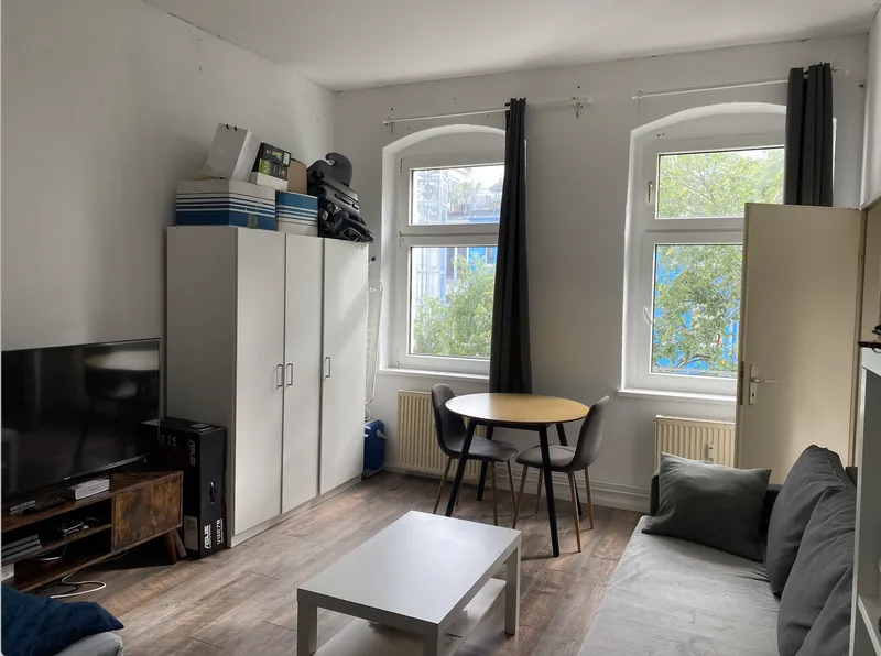 Nachmieter gesucht: ein-Zimmer-Wohnung an der Schönhauser Allee — photo 1